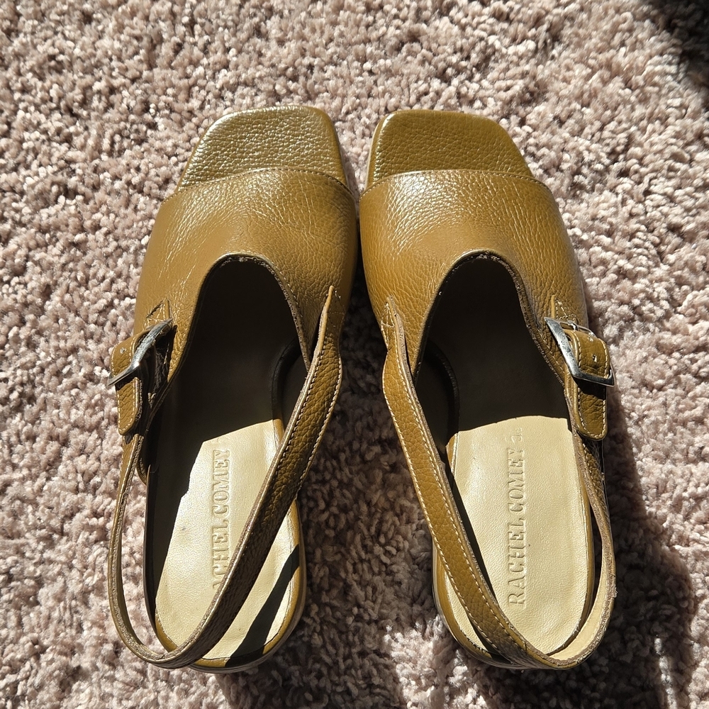 Elegant Green Wedge Sandals - Picture 4 of 5